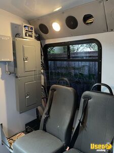 2010 E450 All Purpose Food Truck All-purpose Food Truck Diamond Plated Aluminum Flooring Texas Diesel Engine for Sale