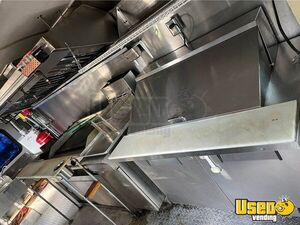 2010 E450 Kitchen Food Truck All-purpose Food Truck Stovetop New Mexico Gas Engine for Sale