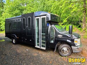 2010 E450 Mobile Barbershop Truck Mobile Hair & Nail Salon Truck New Jersey Gas Engine for Sale