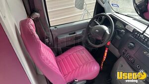 2010 E450 Mobile Hair & Nail Salon Truck 23 Texas Diesel Engine for Sale