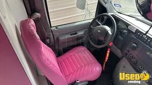 2010 E450 Mobile Hair & Nail Salon Truck 23 Texas Diesel Engine for Sale