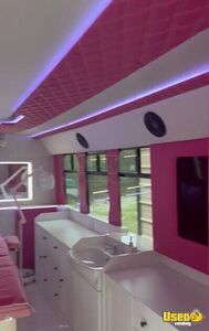 2010 E450 Mobile Hair & Nail Salon Truck Interior Lighting Texas Diesel Engine for Sale