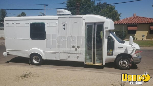 2010 E450 Pet Grooming Bus Pet Care / Veterinary Truck Arizona Diesel Engine for Sale