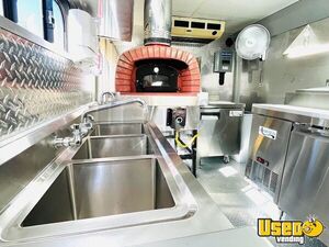 2010 E450 Pizza Food Truck Prep Station Cooler Florida Diesel Engine for Sale