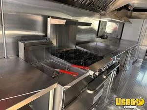 2010 F350 Stepvan Food Truck All-purpose Food Truck Diamond Plated Aluminum Flooring Florida Gas Engine for Sale