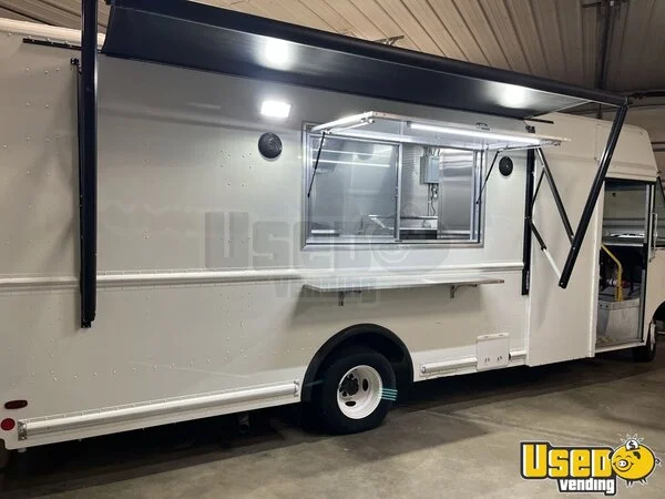 2010 F450 New Build Food Truck Indiana Gas Engine for Sale