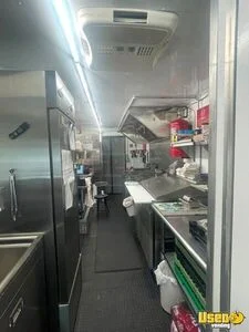 2010 Food Truck All-purpose Food Truck Insulated Walls Texas Diesel Engine for Sale