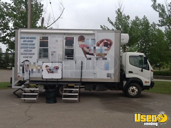 2010 Hino Ice Cream Truck British Columbia Diesel Engine for Sale