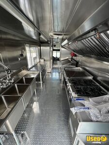 2010 Kitchen Food Truck All-purpose Food Truck Diamond Plated Aluminum Flooring Texas Gas Engine for Sale