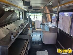 2010 Low Floor Bus Food Truck All-purpose Food Truck Flatgrill Michigan Diesel Engine for Sale