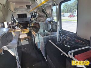 2010 Low Floor Bus Food Truck All-purpose Food Truck Fryer Michigan Diesel Engine for Sale