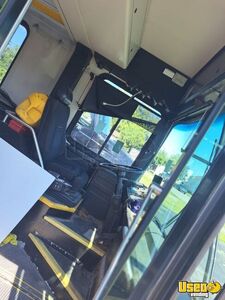 2010 Low Floor Bus Food Truck All-purpose Food Truck Interior Lighting Michigan Diesel Engine for Sale