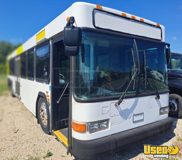 2010 Low Floor Bus Food Truck All-purpose Food Truck Michigan Diesel Engine for Sale