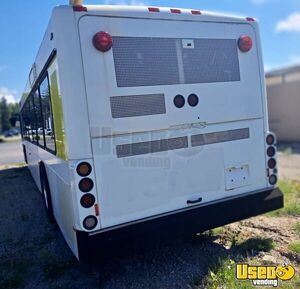 2010 Low Floor Bus Food Truck All-purpose Food Truck Refrigerator Michigan Diesel Engine for Sale