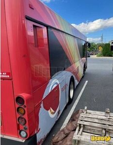 2010 Low Floor Coach Bus Wheelchair Lift New Jersey Diesel Engine for Sale