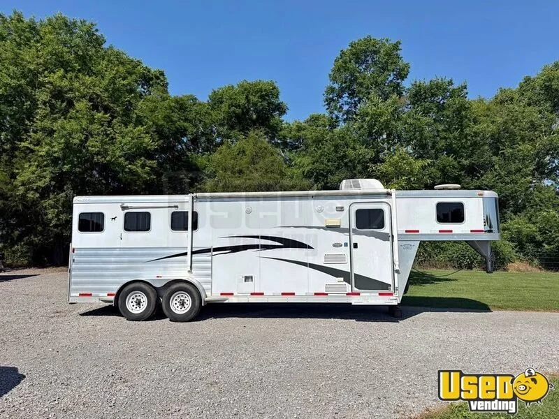 2010 Lq Trailer 3-horse Lq Trailer Tennessee for Sale