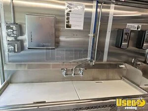 2010 Mt-45 Bakery Food Truck Backup Camera Texas Diesel Engine for Sale