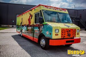 2010 Mt45 All-purpose Food Truck Diamond Plated Aluminum Flooring Texas Diesel Engine for Sale