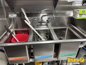 2010 Mt45 All-purpose Food Truck Food Warmer Pennsylvania Diesel Engine for Sale