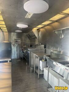 2010 Mt45 All-purpose Food Truck Stainless Steel Wall Covers Texas Diesel Engine for Sale