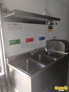 2010 Mt45 All-purpose Food Truck Surveillance Cameras New York Diesel Engine for Sale