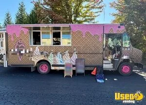Versatile - 2010 28' Freightliner MT45 Soft Serve/Ice Cream Truck with Fire Suppression for Sale in Virginia!