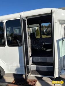 2010 Shuttle Bus Shuttle Bus 6 Ohio Gas Engine for Sale