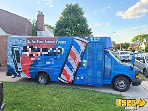2010 Silverado 3500 Mobile Barbershop Truck Mobile Hair Salon Truck Air Conditioning New York Gas Engine for Sale