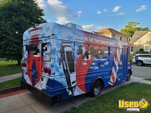 2010 Silverado 3500 Mobile Barbershop Truck Mobile Hair Salon Truck Insulated Walls New York Gas Engine for Sale