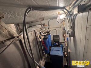 2010 The Hut Twice The Ice Vending Machine 22 Louisiana for Sale