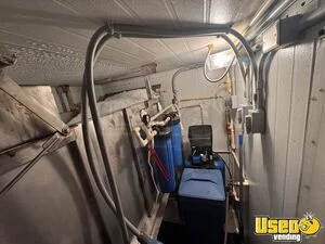 2010 The Hut Twice The Ice Vending Machine 22 Louisiana for Sale