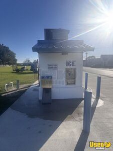 2010 The Hut Twice The Ice Vending Machine 4 Louisiana for Sale
