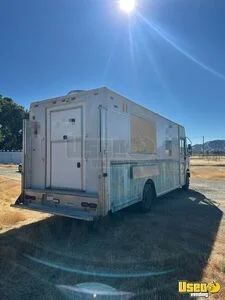 2010 W62 All-purpose Food Truck Diamond Plated Aluminum Flooring California Diesel Engine for Sale