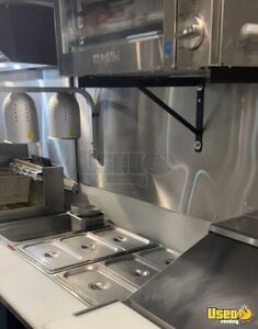 2010 W62 All-purpose Food Truck Insulated Walls Connecticut Diesel Engine for Sale