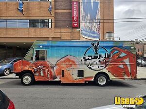 Turn Key - 2010 28' Workhorse W62 All-Purpose Food Truck | Mobile Food Unit for Sale in New York!