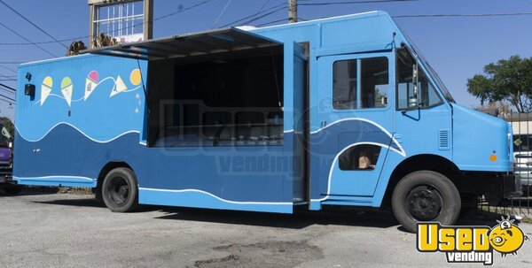 2010 W62 Ice Cream Truck Ice Cream Truck Texas Gas Engine for Sale