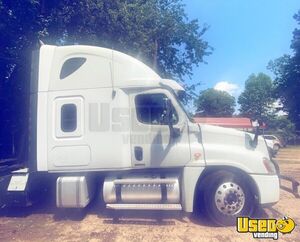 2011 Cascadia Freightliner Semi Truck 2 North Carolina for Sale