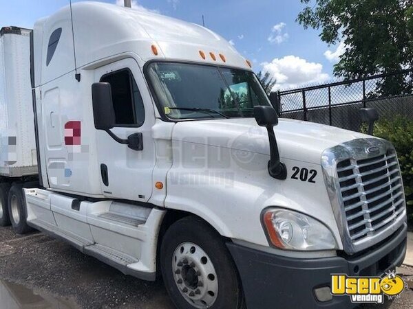 2011 Cascadia Freightliner Semi Truck Florida for Sale