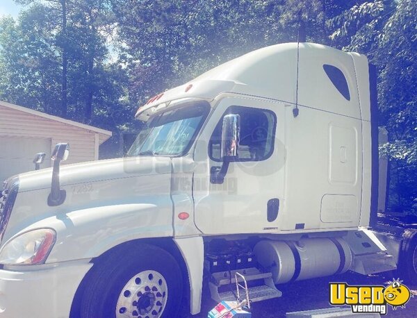 2011 Cascadia Freightliner Semi Truck North Carolina for Sale
