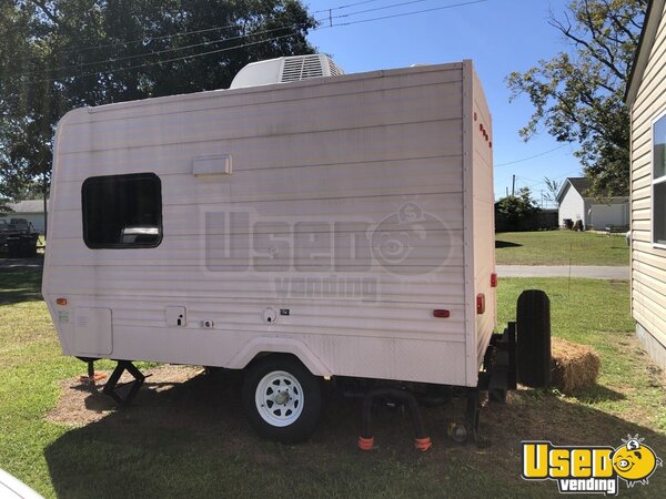 2011 Cozy Travel Trailer Mobile Hair & Nail Salon Truck North Carolina for Sale