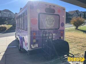 2011 E-350 Econoline Ice Cream Truck Exterior Customer Counter Tennessee Gas Engine for Sale