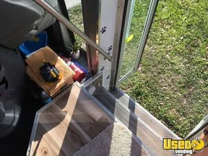 2011 E-450 Pet Care / Veterinary Truck Spare Tire Florida Gas Engine for Sale
