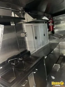 2011 E-series All-purpose Food Truck Diamond Plated Aluminum Flooring New York Gas Engine for Sale