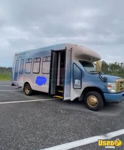 Clean and Appealing - 2011 Ford E350 Mobile Hair & Nail Salon Truck for Sale in Florida!