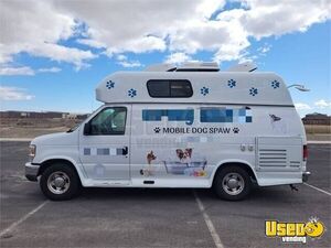 2011 E350 Mobile Pet Grooming Truck Pet Care / Veterinary Truck Air Conditioning Nevada Gas Engine for Sale