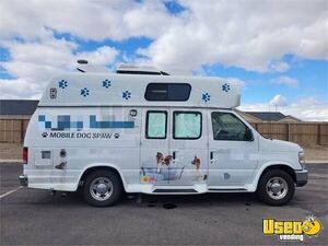 2011 E350 Mobile Pet Grooming Truck Pet Care / Veterinary Truck Nevada Gas Engine for Sale