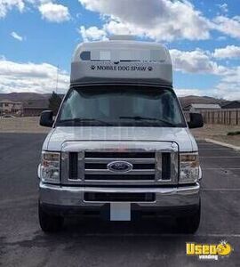 2011 E350 Mobile Pet Grooming Truck Pet Care / Veterinary Truck Spare Tire Nevada Gas Engine for Sale