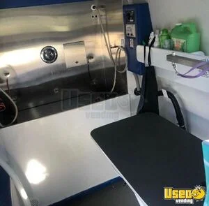 2011 E350 Pet Care / Veterinary Truck Air Conditioning Florida Gas Engine for Sale