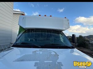 2011 E350 Pet Care / Veterinary Truck Exterior Lighting California Gas Engine for Sale