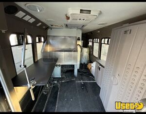 2011 E350 Pet Care / Veterinary Truck Interior Lighting California Gas Engine for Sale
